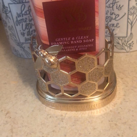 NWT HTF Very RARE Bath & Body Works Bee Hive Lotion/Soap Holder. Gold & Glitter - Picture 3 of 14
